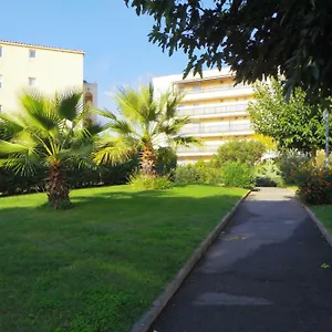 https://appartement-lagon-bleu.fr-provencehotel.com